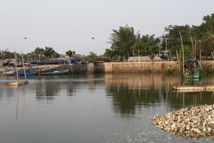 湛江宁静河畔风景
