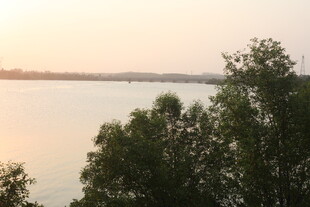 湛江湖畔黄昏景