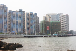 湛江海滨城市高楼景观