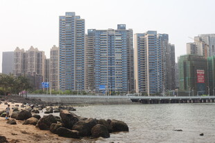 湛江海滨城市高楼景观