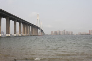 湛江跨海大桥横跨辽阔海面