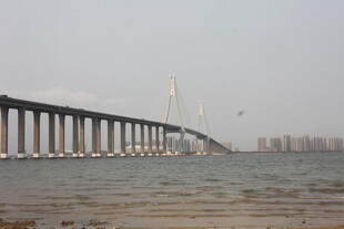 湛江跨海大桥横跨海面