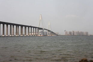 湛江海上大桥横跨水域景观