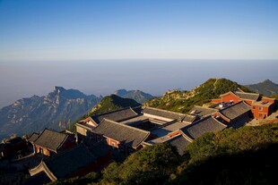 山间古建筑群