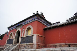 红墙古建筑