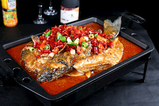 香辣烤鱼美食诱人呈现