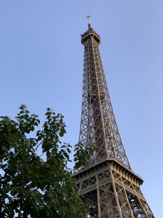 埃菲尔铁塔近景