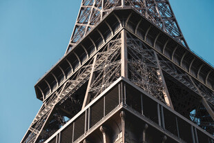 埃菲尔铁塔局部特写