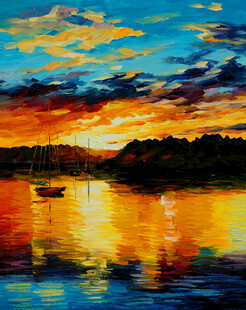 夕阳下的静谧湖景