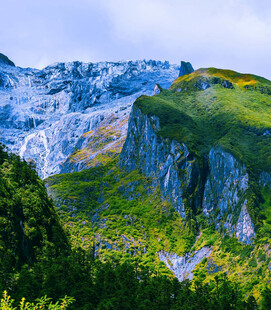 壮丽高山绿野美景