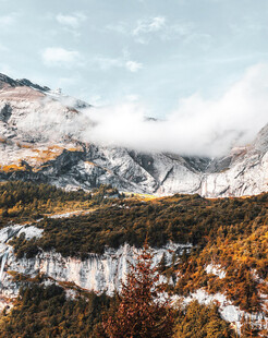 秋日雪山美景