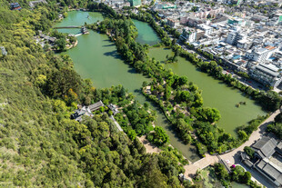  亚洲中国云南丽江黑龙潭夏日风