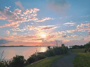 海滨日落美景