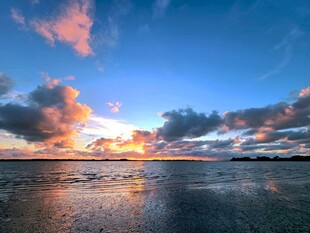 海边绚丽日出美景