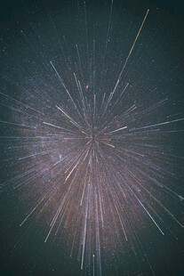 绚丽烟花夜空绽放