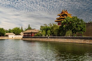 故宫角楼畔的碧水蓝天