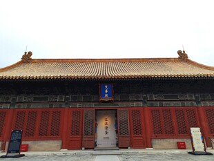 中式古建筑庙宇外观