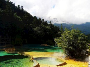 梦幻五彩池美景