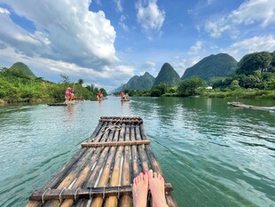 漓江竹筏游山水美景