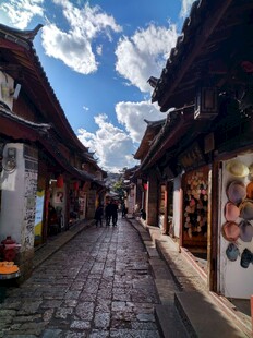 古街小巷漫步诗意时光