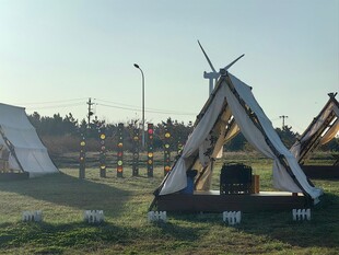 户外露营帐篷场景