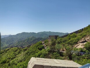 青山叠翠的自然美景