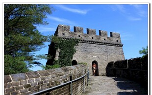 古老城堡的沧桑外观