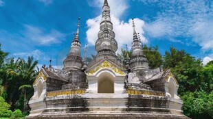 东南亚风格佛塔景观