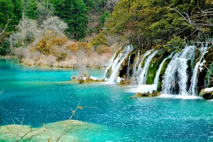 梦幻蓝瀑自然山水美景