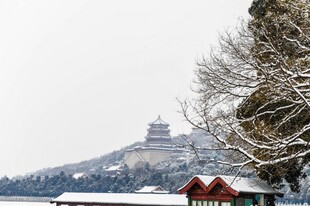 雪后景山风景秀丽