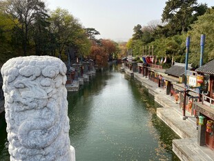 河畔风光古雅景致