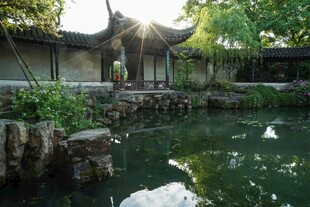 中式园林池塘景致