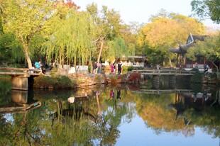湖畔秋日美景