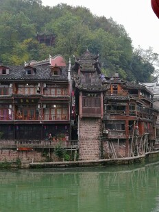 湘西凤凰古城临水吊脚楼