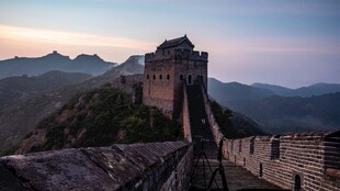 壮丽长城日出美景