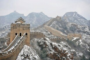 雪后壮丽长城景观