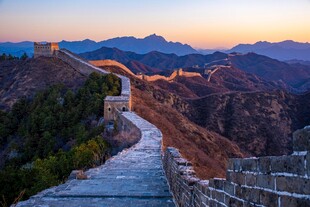壮丽长城日出美景
