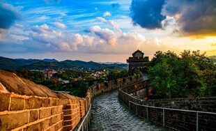 壮丽长城日暮风光