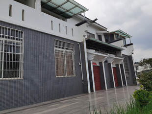 现代风格灰调建筑外观