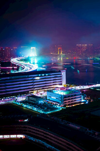 城市璀璨夜景俯瞰图