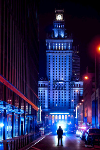 华沙夜晚的高耸建筑