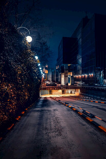 夜晚城市道路施工场景