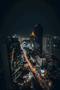 城市夜景俯瞰繁华灯火