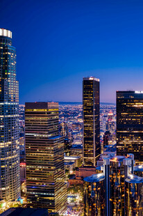 繁华都市夜景璀璨灯火