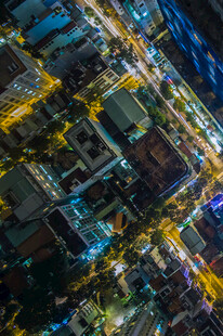 城市璀璨夜景俯瞰图