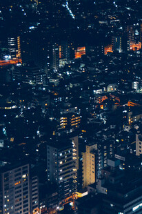 城市璀璨夜景俯瞰图