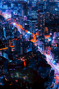 城市璀璨夜景俯瞰图