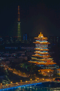 黄鹤楼夜景璀璨夺目