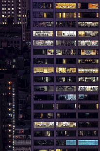 城市夜景高楼灯光璀璨