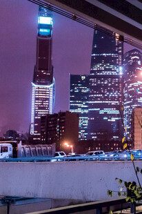 莫斯科城市夜景中的璀璨高楼